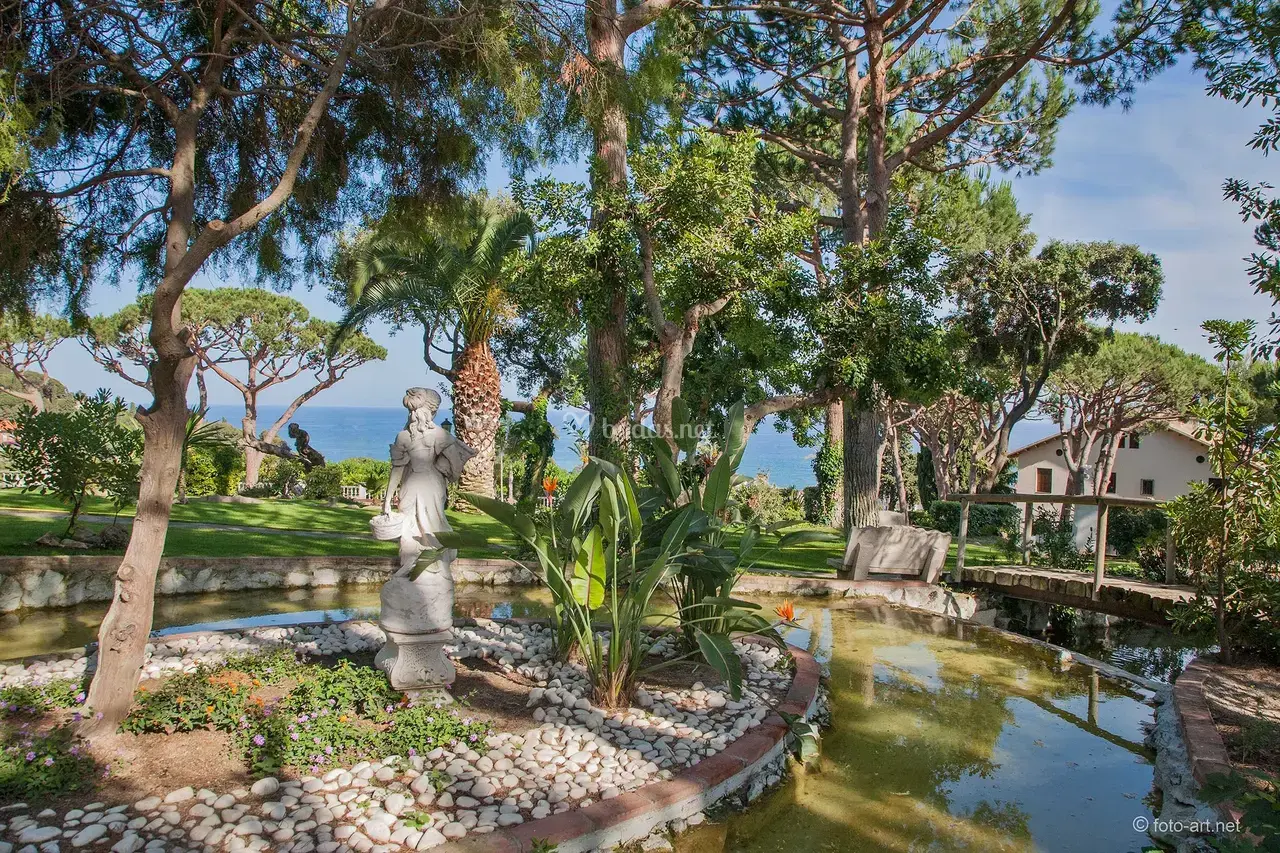 Interior de Can Marial preparado para la celebración